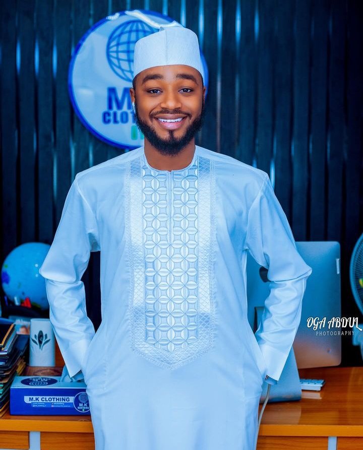 Happy Sallah to all Arewa's.
Let's use this moment to showcase  our diverse beautiful Outfits.

Use the below hashtag to portray our “Sallah Outfit” or tag the post using same hashtag.

The challenge will be active for 3days, while we retweet your outfit.

#SallahOutfitArewa