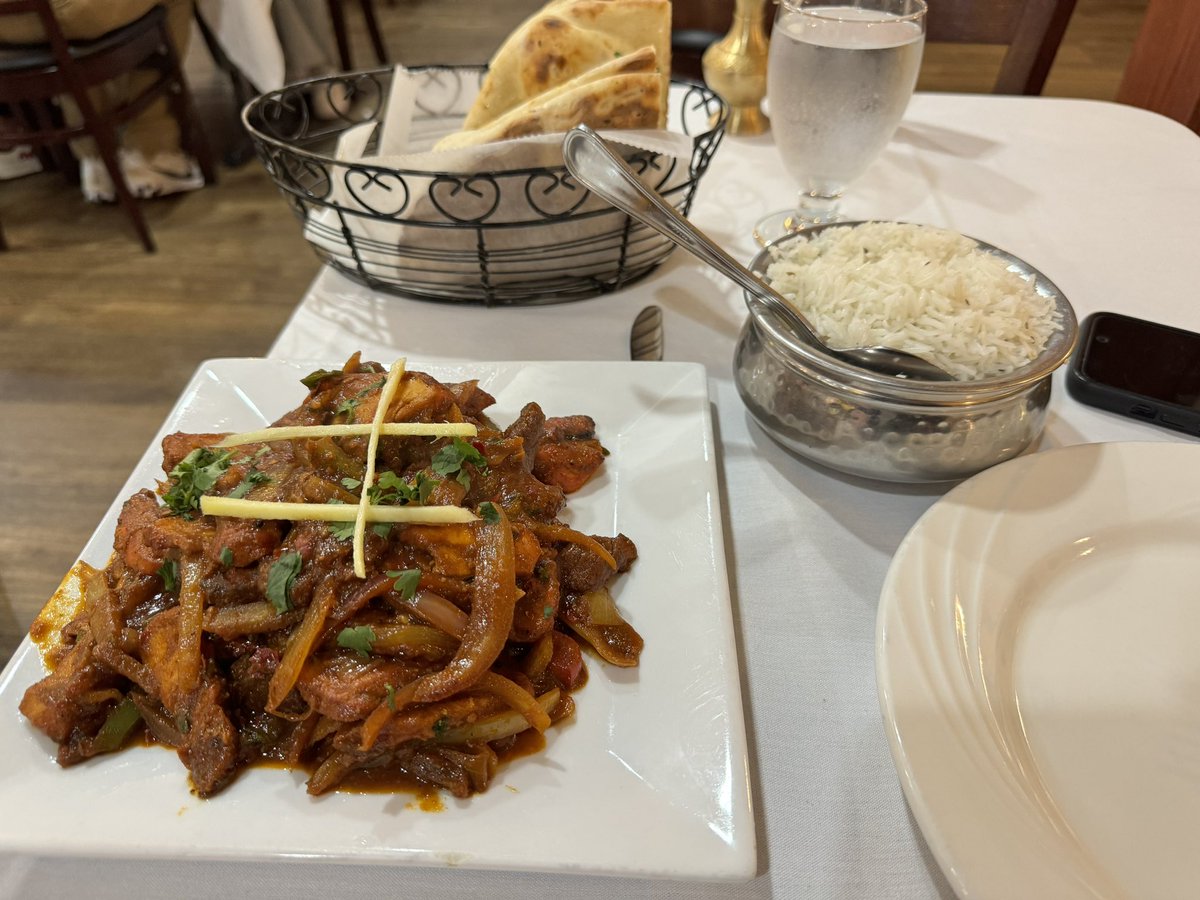 Virginia seems to be a good place for Nepalese food, I’m solo tonight and trying karahi for the first time.🙏