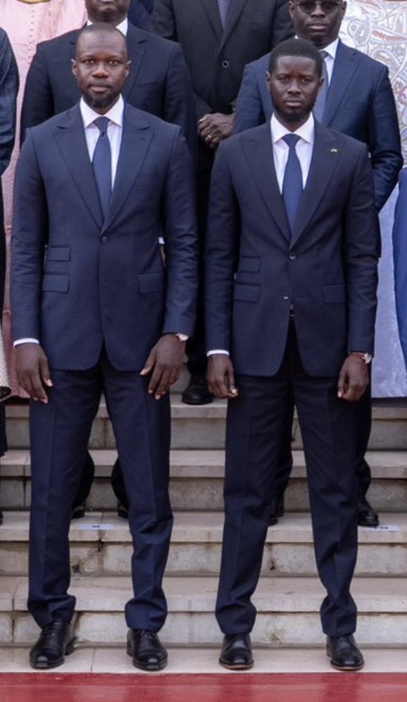 President Diomaye and his Prime Minister, Ousmane Sonko, dressed identically at the first ministerial Cabinet meeting in Senegal today, wearing the same suit, necktie, and shoes. What is the significance of this?