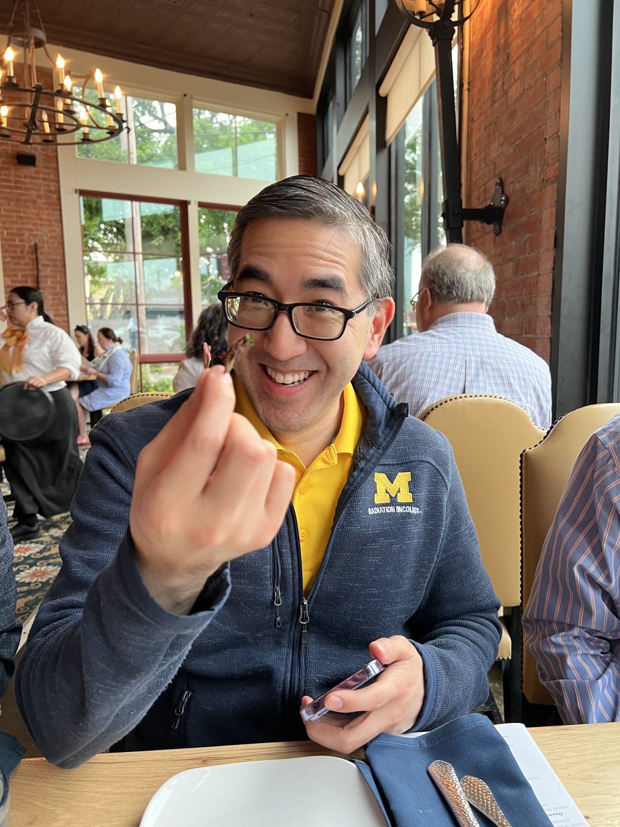 Welcome to #Houston ⁦@Dan_ChangMD⁩! Looking forward to your lecture tomorrow ⁦@MDAndersonNews⁩ as a visiting professor. Continuing the tradition of sampling the fried grasshoppers at Hugo’s for our visitors. #radonc #endcancer ⁦@Qle_stanford⁩