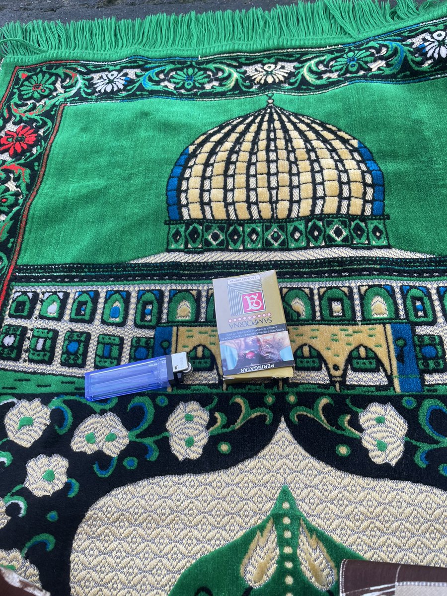 Kurang kopi sama bakwan anget