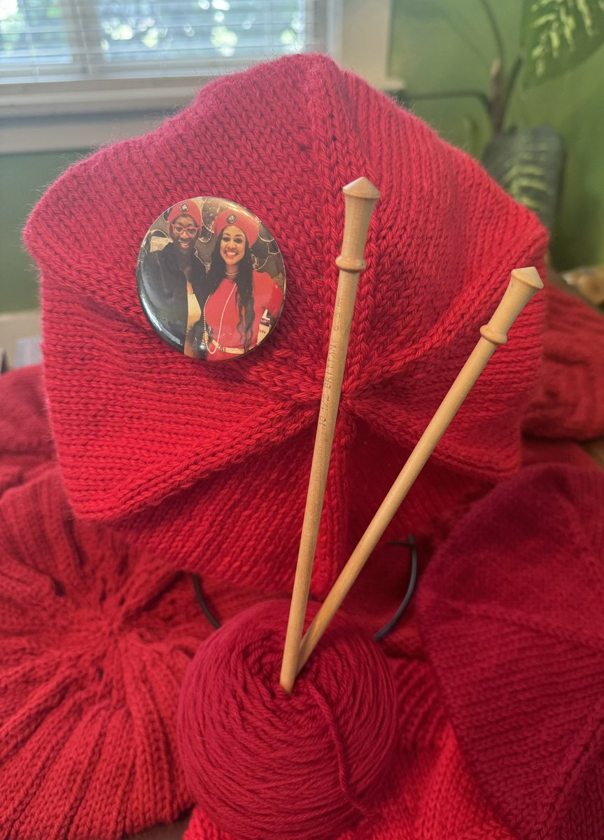 RedBeretsM4All's tweet photo. @DrDooleyMD Thank you @DrDooleyMD♥️🧶🏩🎥

#HealingUsWithLove https://t.co/rgebscnpkm