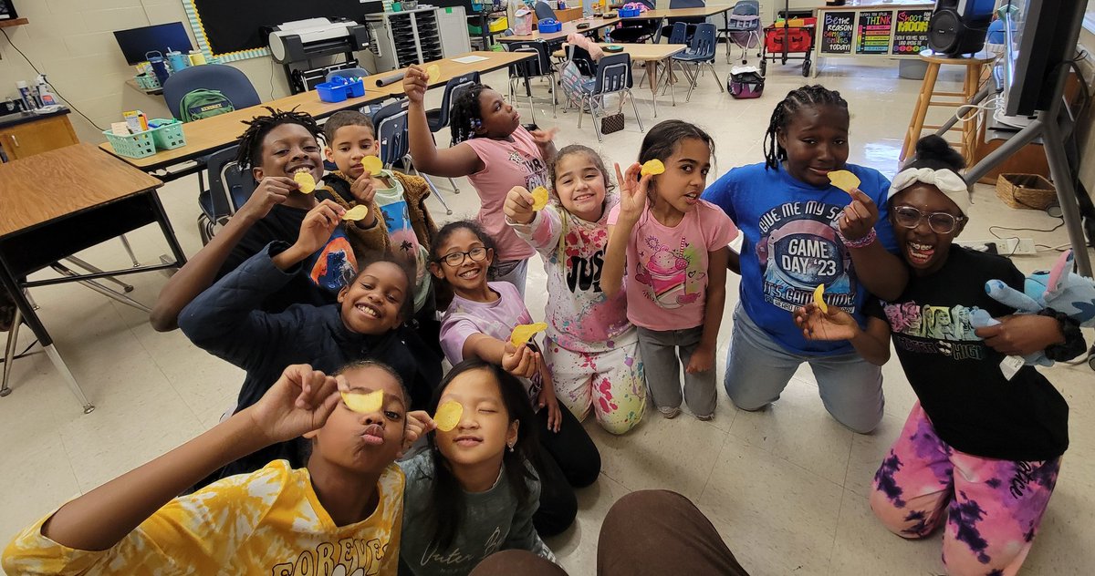 KazarStephanie's tweet photo. I brought from France some Lays Poulet Roti flavored chips for my 3rd grade ASAP kids. They knew I was going to Paris and helped me study some French. I love their willingness to try new things! @HeardMixon @yagirlsagrandma #ncssbethebest https://t.co/xfYwSDfXES