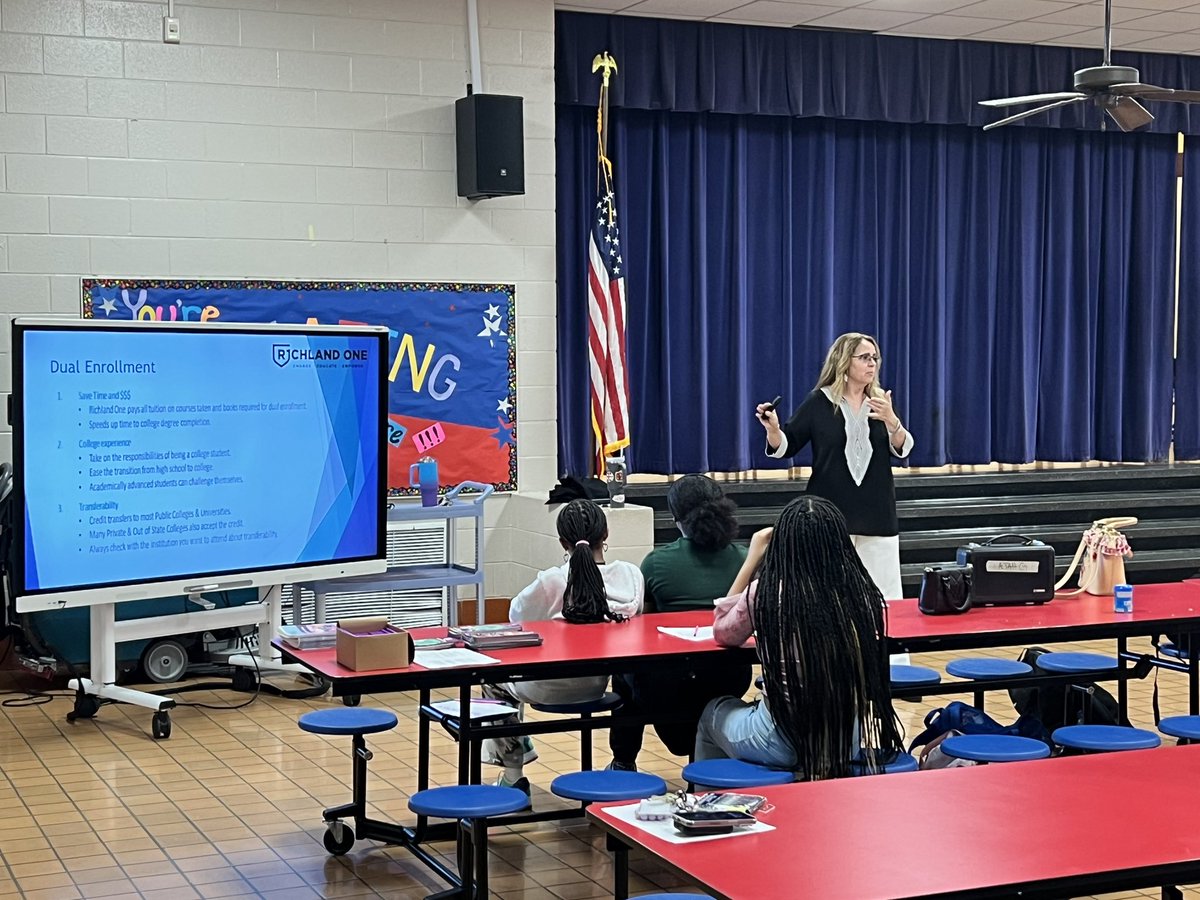 @RSD1_AVID @SAMSSaintsSoar AVID Parent Night. Ss shared what we have done this year and we had Dr. Julia Kazor from AAP as well to speak to our parents about opportunities. @JamettaHodges