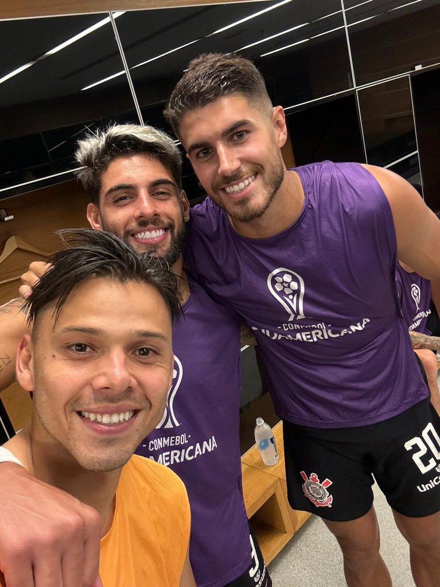 Nosso trio artilheiro da noite! 😍😍😍 #VaiCorinthians