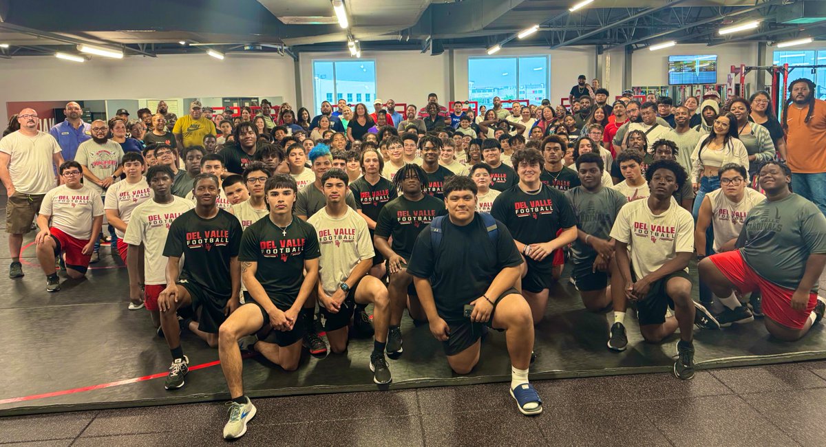 Del Valle Football tweet media