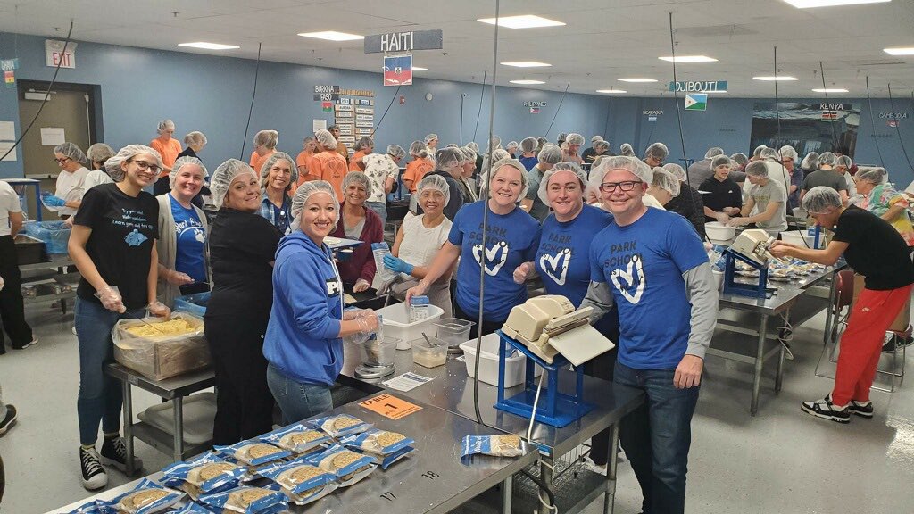Park staff spent the evening volunteering at Feed My Starving Children. Such an amazing experience together giving back! @ParkPanthersPal @ParkSchool135