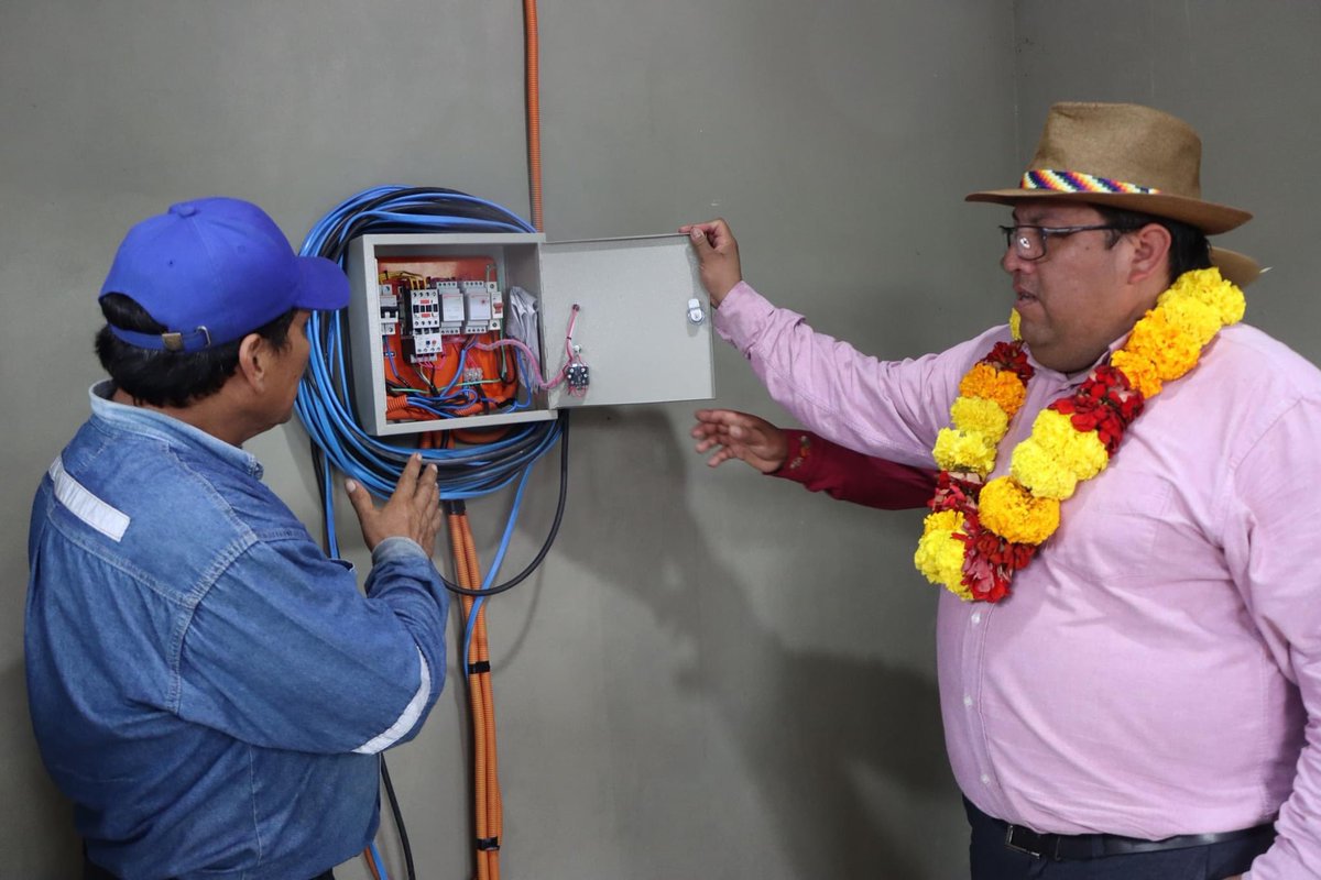 Con más de Bs1,7 millones, a través del Viceministerio de Agua Potable y Saneamiento Básico, hoy inauguramos el Mejoramiento del Sistema de Agua Potable - Colonia José María Linares en el municipio tarijeño de Bermejo, un proyecto importante que mejorará la calidad de vida de la…