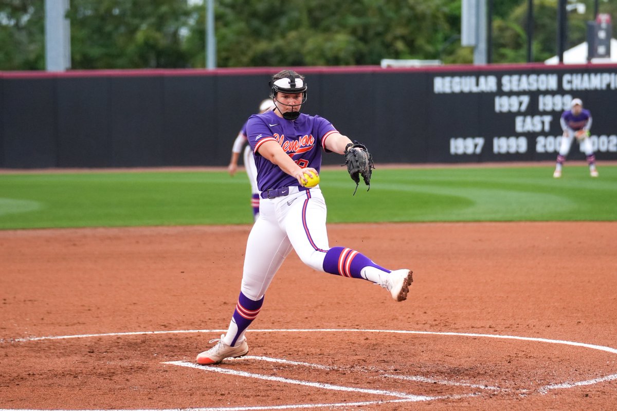 clemsonsoftball tweet picture