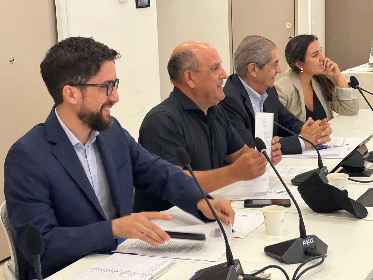 👉Hoy <a href="/gloflowers/">gloria flores</a> pdta de <a href="/fenassap/">FENASSAP</a> participó como integrante titular de <a href="/Cutchile/">CUT Chile ✍️🗳</a> en sesión del Consejo Superior Laboral.
👉Espacio de diálogo tripartita junto a <a href="/CPCchile/">CPC</a> y
 <a href="/MintrabChile/">Trabajo y Previsión Social</a> para avanzar en la correcta implementación de la Ley #40Horas⏰.