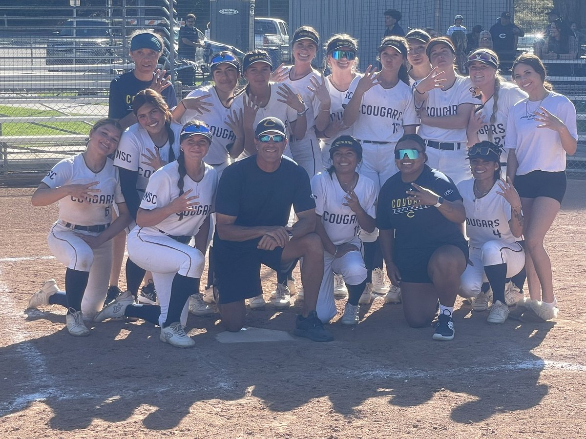 CONGRATULATIONS to @cocsoftball head coach John Wissmath on winning his 400th career game at @canyons with a 3-2 walk-off win over L.A. Mission College #GoCougs #COCsoftball #COCathletics