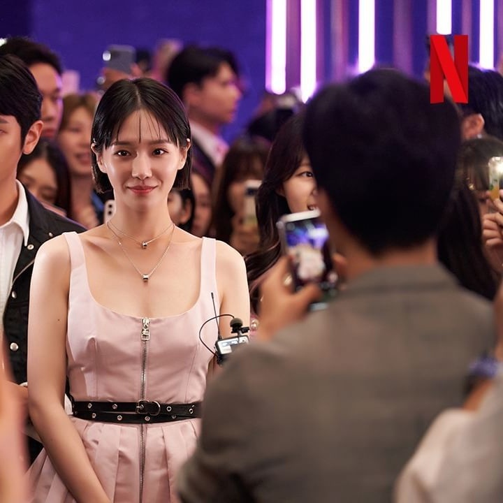 #ParkGyuYoung , #Netflix yapımlarında üst üste çalıştığı için netflix'in kızı olarak anılmaya başladı