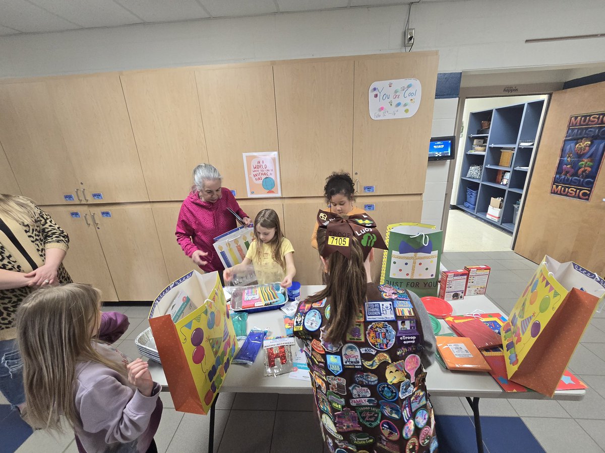 BeAmazing2day's tweet image. Thank you to Girl Scout Troop #7105 from Maine School for completing a very special project for children at the Women’s Community— Birthday Blessings in a Bag. Each bag contained all the things for a child’s birthday party. So thoughtful!  This project was funded by Be Amazing.