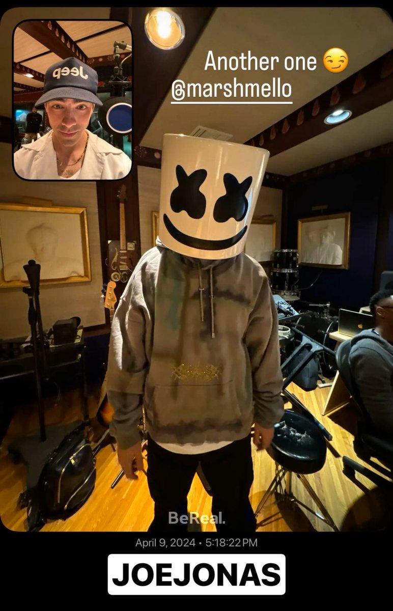 #JoeJonas on BeReal in the studio with Marshmello 🤯 Yes yes yes!!  🤩🔥✨