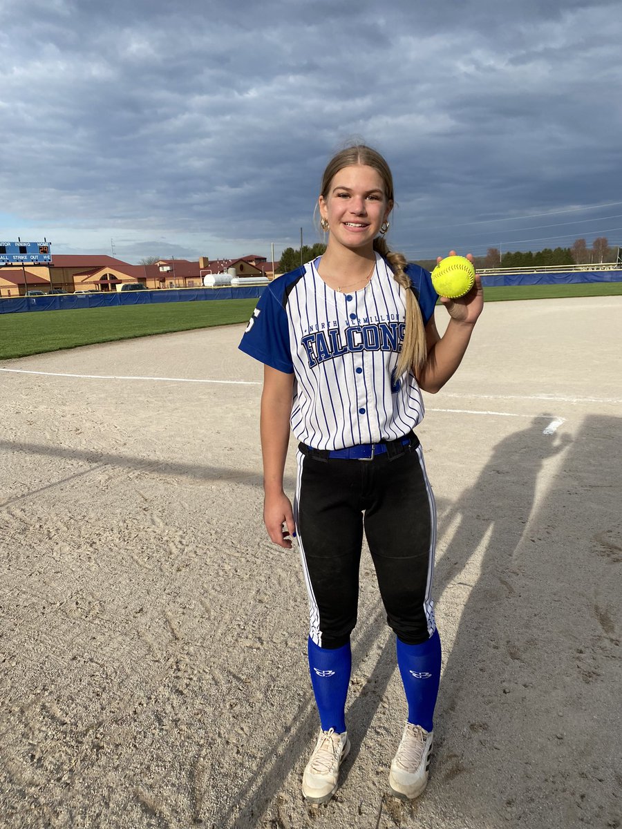 got one out today to help our team win!! <a href="/Coach_pooch/">Mike “Pooch” Perniciaro</a> <a href="/06Gators/">Indiana Gators 18u Premier Lloyd</a>