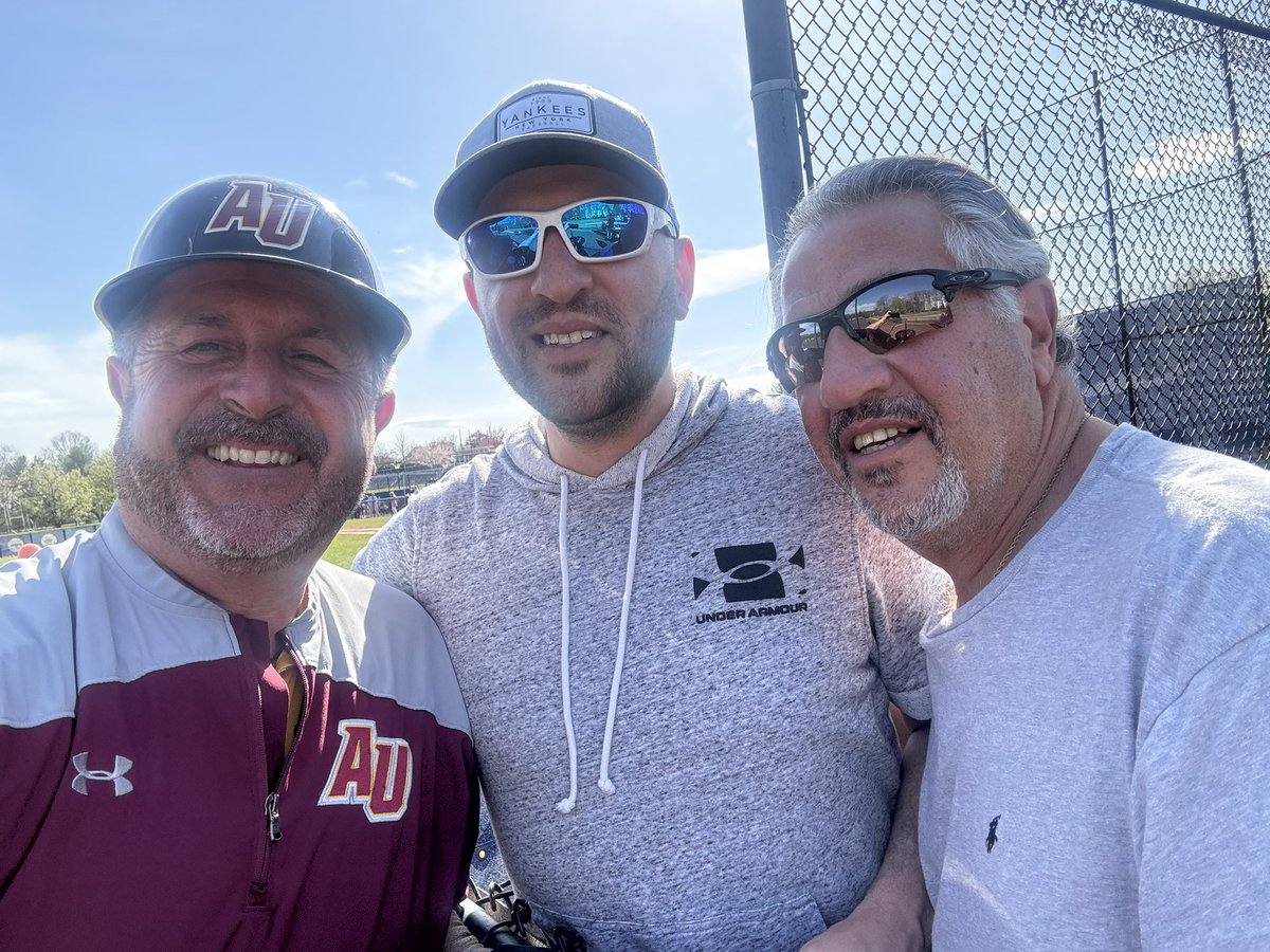 Great to see Vern Baseball Alum, @richrod33 and Pop supporting the team on the road today at TCNJ! @AlverniaU @VernAthletics #AlumniStrong