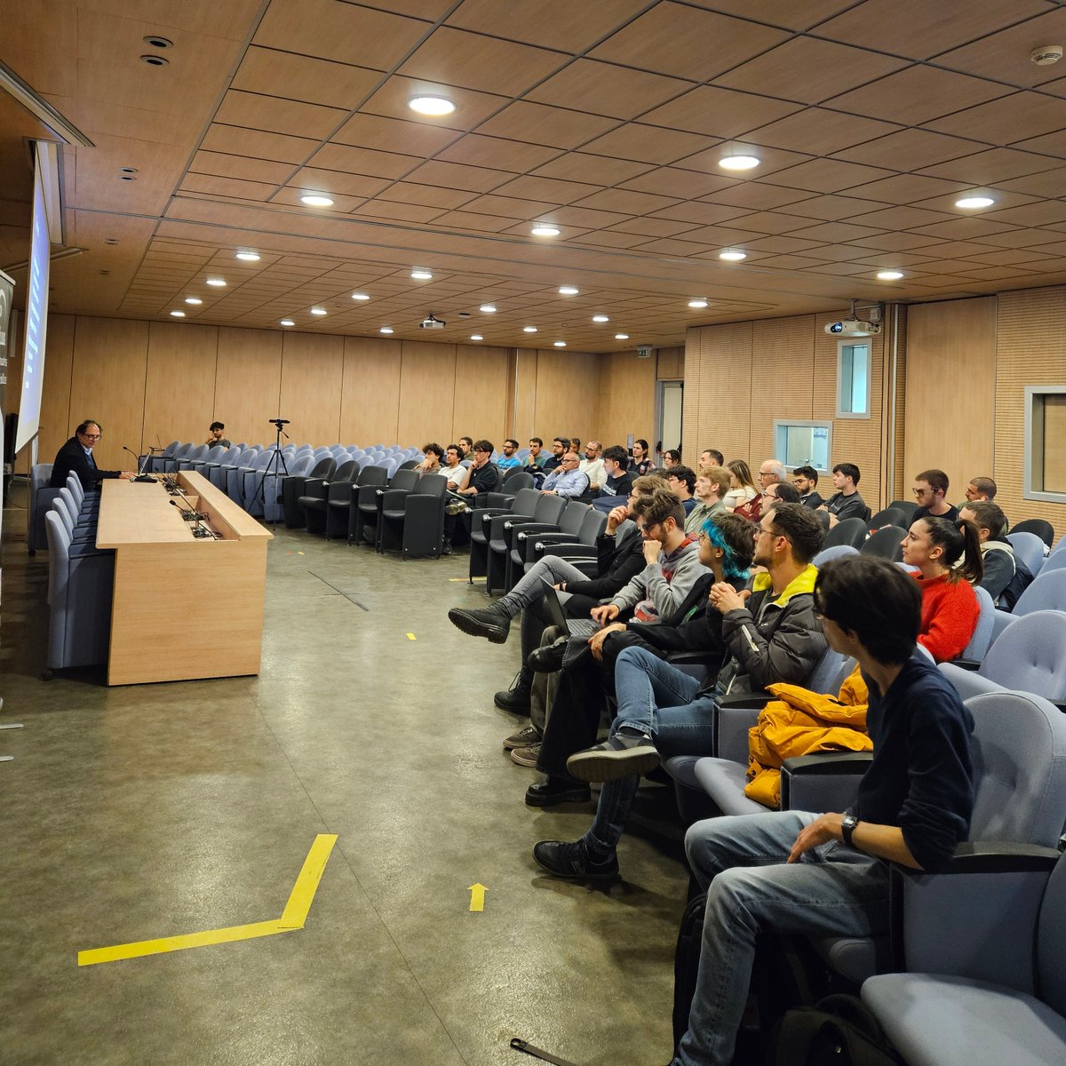 Roma2LUG tweet media