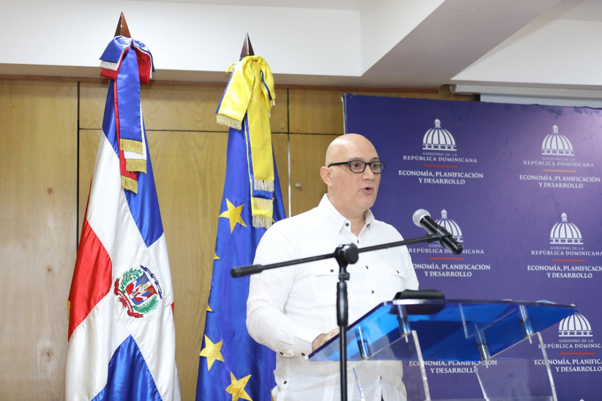 El ministro de @mineconomiard , Pavel Isa Contreras,  destacó para el gobierno dominicano es una prioridad enfrentar la discriminación contra las mujeres, por eso ha puesto en marcha el Plan Estratégico por una Vida Libre de Violencia para las Mujeres, el cual ha generado un