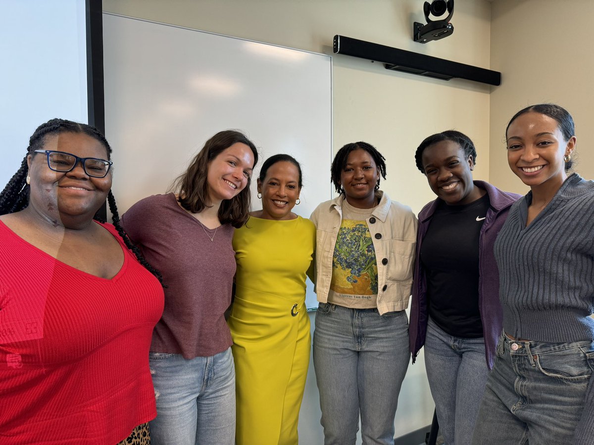 Linda Goler Blount Pres/CEO of Black Womens Health Imperative (3rd fr left) gave important talk @Brown_SPH Epidemiology on barriers to health promoting policies/research for Black women w/ (L-R) Danielle Perry, Petranea Smith, Corban Jackson, Vivian Uzoechi, Laini Tuboku-Metzger