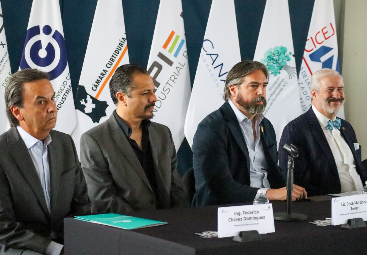 Las empresas de Jalisco invitan a sus colaboradores y clientes a participar en las #Elecciones2024, motivándolos con promociones y descuentos. <a href="/CCIJalisco/">Industriales Jalisco</a> #EmpresasTrabajandoXTi #UnéteYParticipa #MeVeo