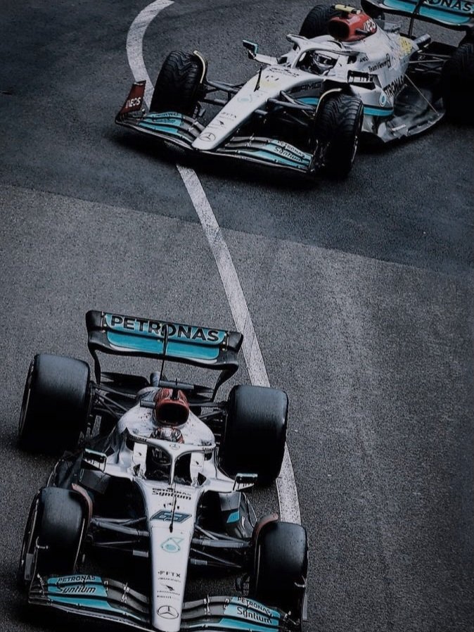 ㅤㅤㅤㅤㅤ𝐒𝐄 𝐁𝐔𝐒𝐂𝐀! 

Compañero semidios de escuderia.
Fc: George Russell 
Padre divino/ madre divina: A elección
Trama: Mejores amigos, rutina de hermanos. Se planea t(d)rama (Se necesita al chismoso de la f1) 
No se pide actividad 24/7, se prometen risas, cariño.