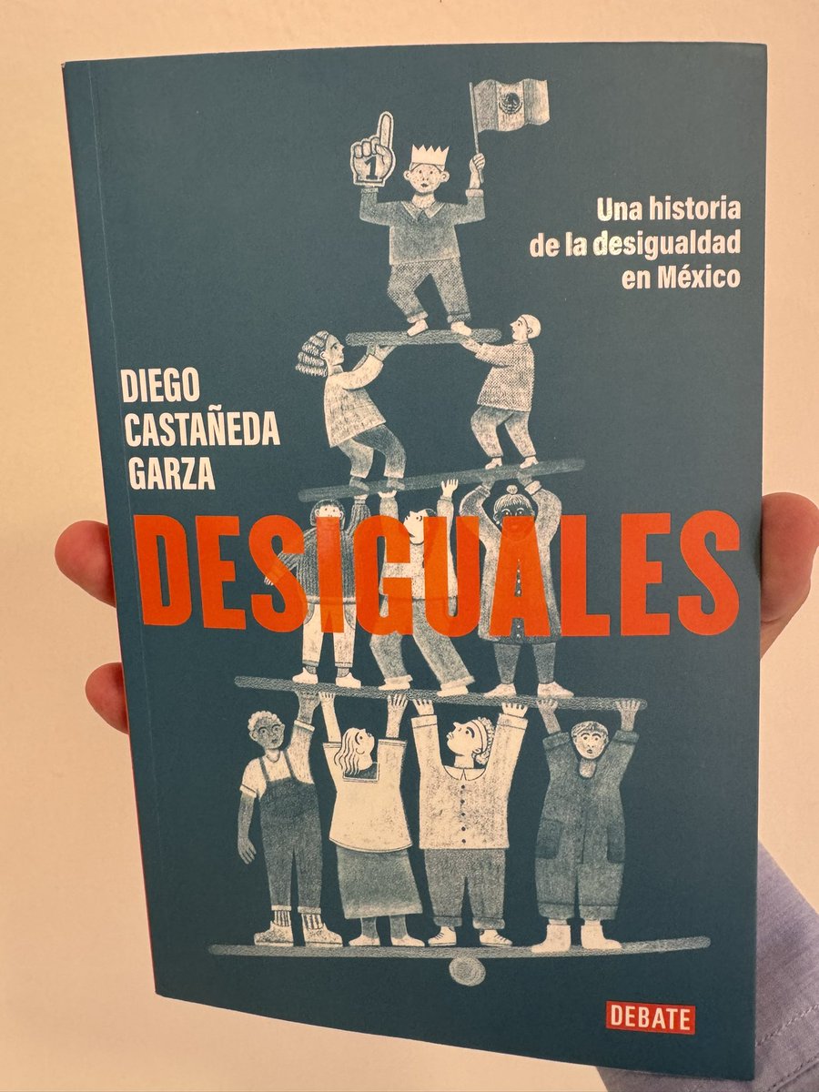 Agradezco a @debatelibros por el envío de «Desiguales», el libro más reciente de @DiegoCastaneda. Lo leeré con gran interés para comentarlo dentro de unos días. Por cierto, me encantó volver a encontrar una ilustración de portada de @erederbez.