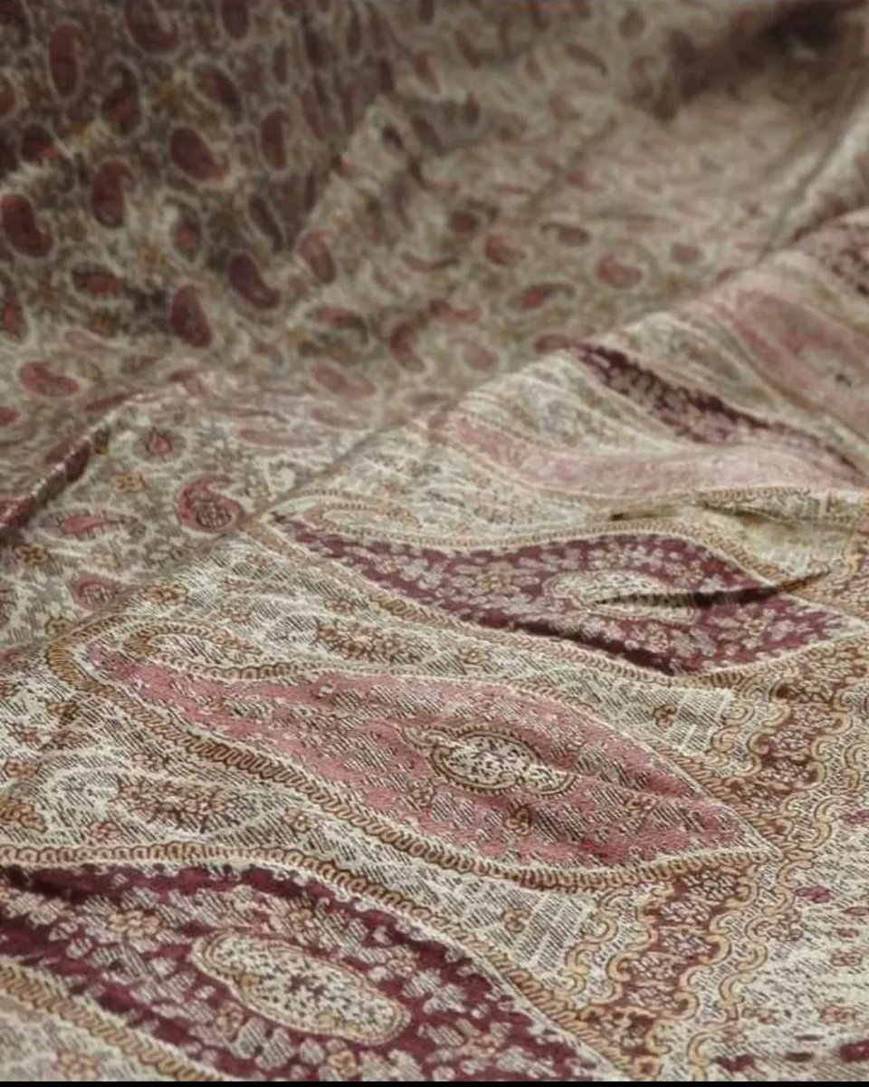 ✨️💕🙏 So excited to contribute interpretation text (&amp; loan objects!) to 'The Teardrop Explodes: A Paisley Pattern Exhibition'! 

The exhibition will bring together history, art, textiles, &amp; community projects. 

1st May - end June 2024, The Art Department, Paisley, Scotland!