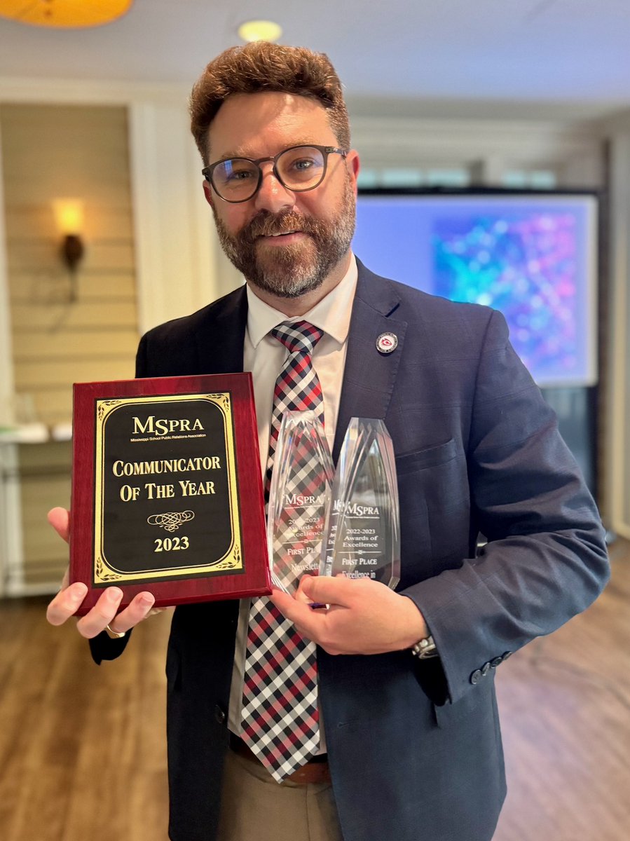 Congrats to @ClintonSchools Public Information Officer @ChapmanRobert for winning @MissSchoolPR Communicator of the Year, as well as first place for the Newsletter and Photography categories.