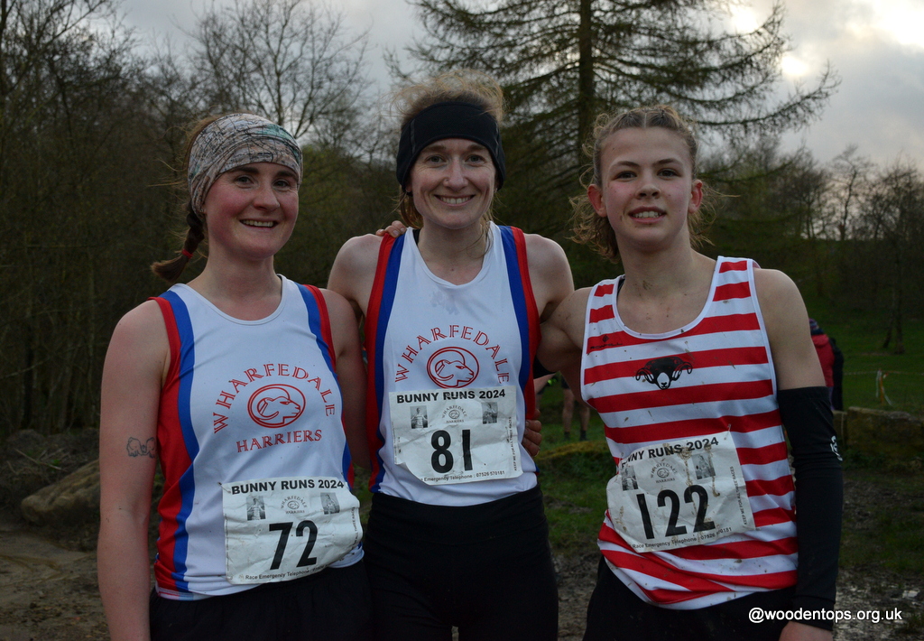 Bunny Run 2 Women's fell race L-R 3rd Annie Hassell Wharfedale Harriers, winner Molly Browne Wharfedale Harriers, Molly won BR1 last week & 2nd Clara McKee Calder Valley Fell Runners @cvfr_feed @otleyac @BingleyHarriers @BarlickFellRunn @AthleticsWeekly @Fellrunninbrief