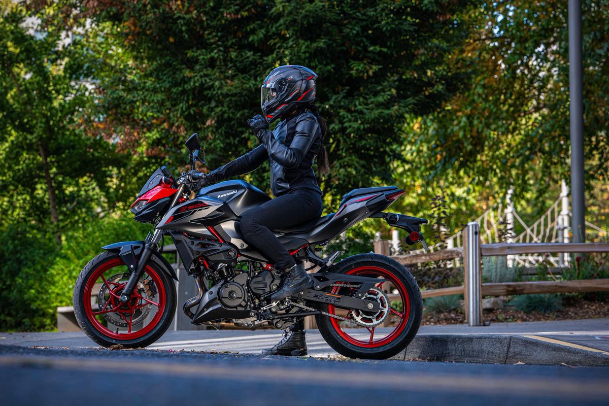 The brand new Z500 is available in store now! Come and check out the new 500cc range from @Kawasaki_News #2024models #instore #newfor2024 #westsussexbusiness