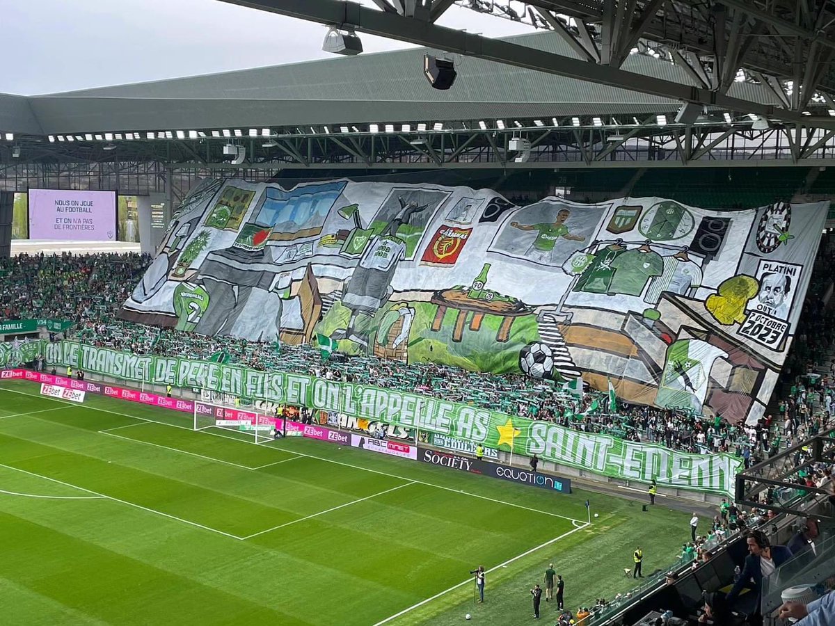 CalcioCurva's tweet photo. 90 ans de l’Association Sportive Saint-Etienne contre Concarneau :

« Sur notre Tifo votre place serait au fond des chiottes, Actionnaires, Tirez la chasse et cassez-vous » https://t.co/XsyBGFZtft
