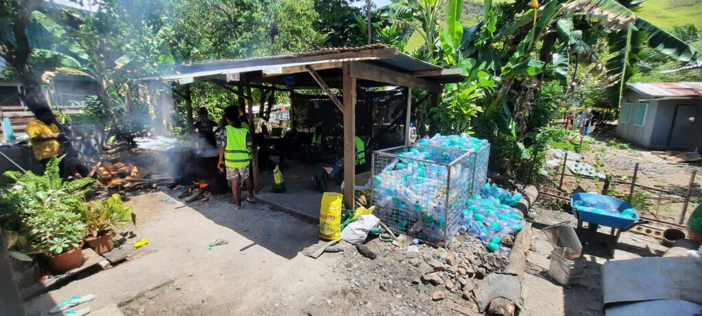 Community Youth and Women’s Groups lead initiatives for a cleaner community in Honiara, 🇸🇧  #SolomonIslands 
More ➡️🔗tinyurl.com/4ytt9cvm

#ResilientPacific #CleanPacific