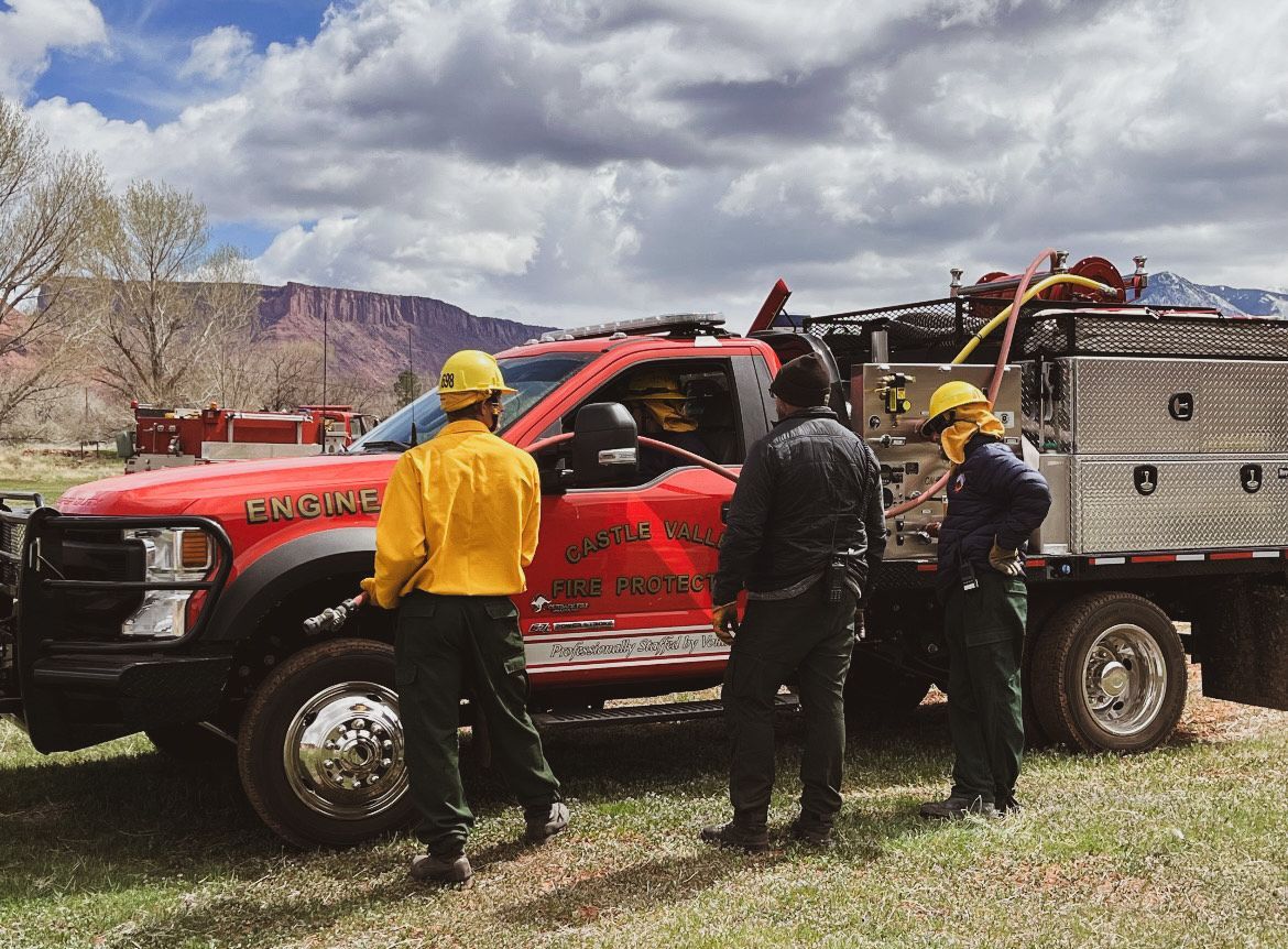 On Saturday, Southeast area staff conducted an Engine Workshop for a rural volunteer fire department in Castle Valley. Volunteers learned about mobile attack, structure triage, and dispatch communications. Local and volunteer departments are crucial in managing wildland fires.