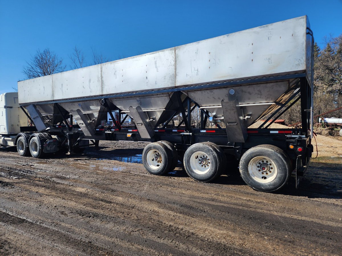 philip_buhler's tweet photo. One of this winters major custom projects just rolled out the door. Still need tarp on but otherwise done. #gravityfeed #stainless #tender #customwork https://t.co/mh7vp2lTj2