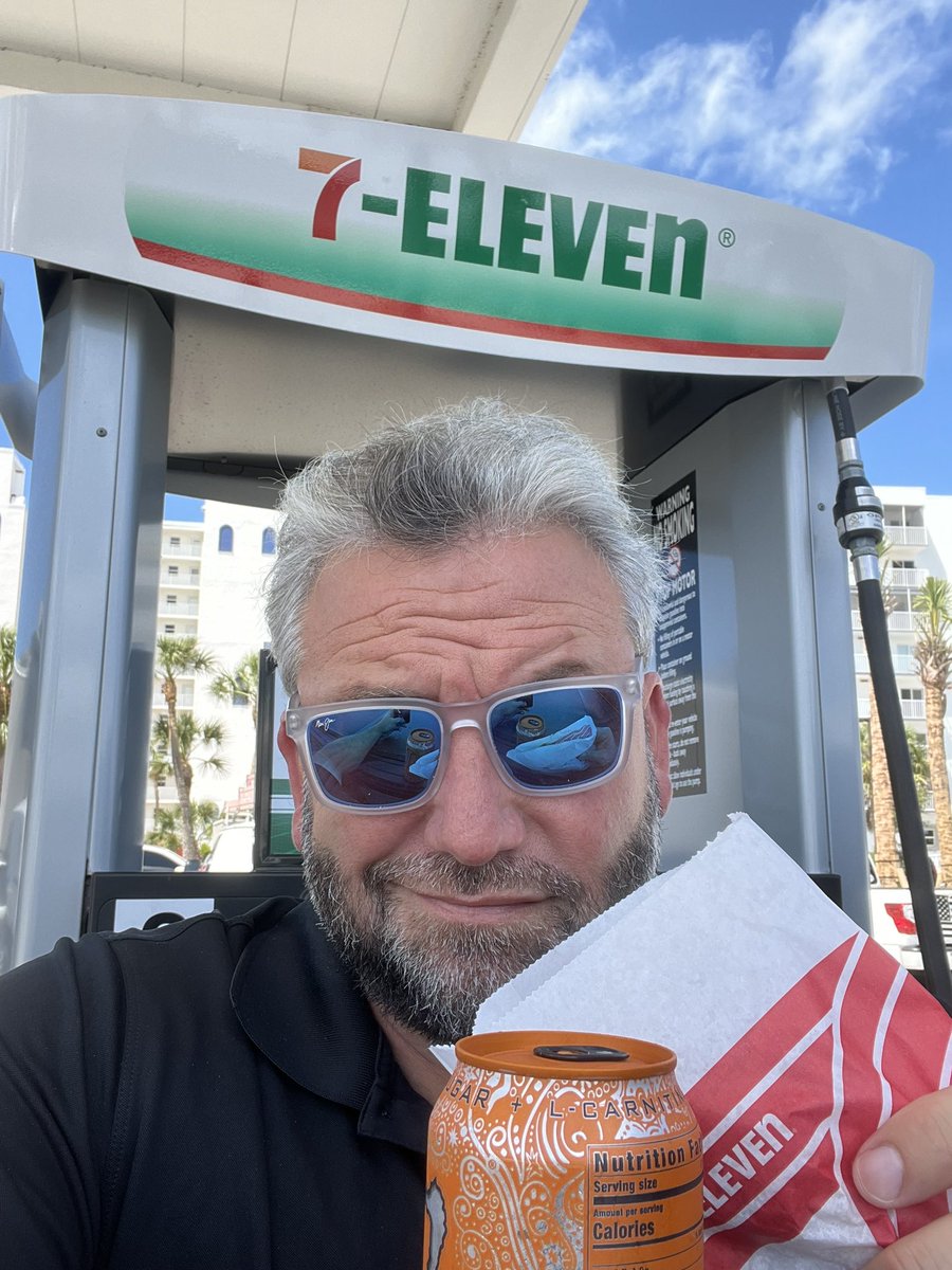 headboatwasher's tweet image. Stop in filled up the truck, and grab a bite at 7-Eleven Grand reopening on Fort Myers Beach!#swflresilient #fmb #2weeks