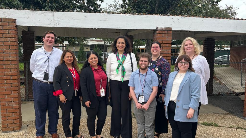 Meaningful discussion w/ @cathcharitiesNO Refugee Services Team on support for newly arrived refugees. 🇺🇸 is working hard to welcome 125k refugees this year by partnering w/NGOs like Catholic Charities New Orleans & @WelcomeCorps to resettle 🌎’s most vulnerable.