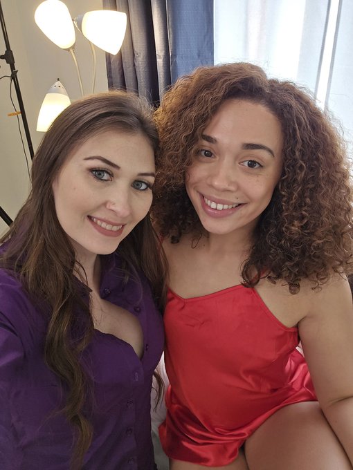 Shooting with @willowryder https://t.co/E8Li7bHp5a<a class="tags" href="/tag/willowryder">@willowryder</a>