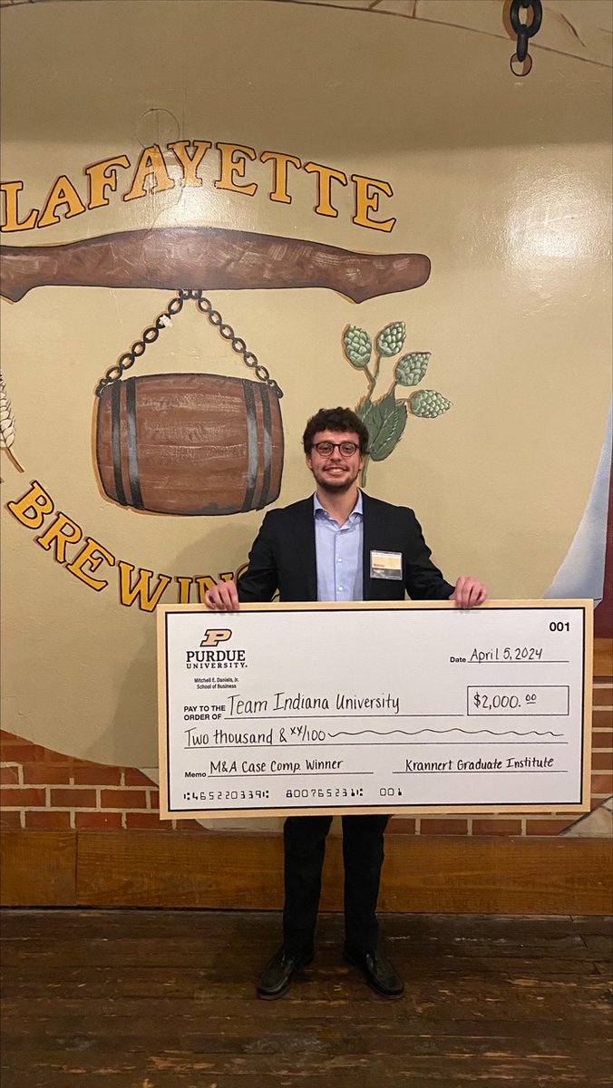 Congratulations to @KelleySchool MS in Finance student Matteo Negrini for winning the case competition held last week at @Purdue against teams from @Purdue, @UofIllinois, and @NotreDame!
