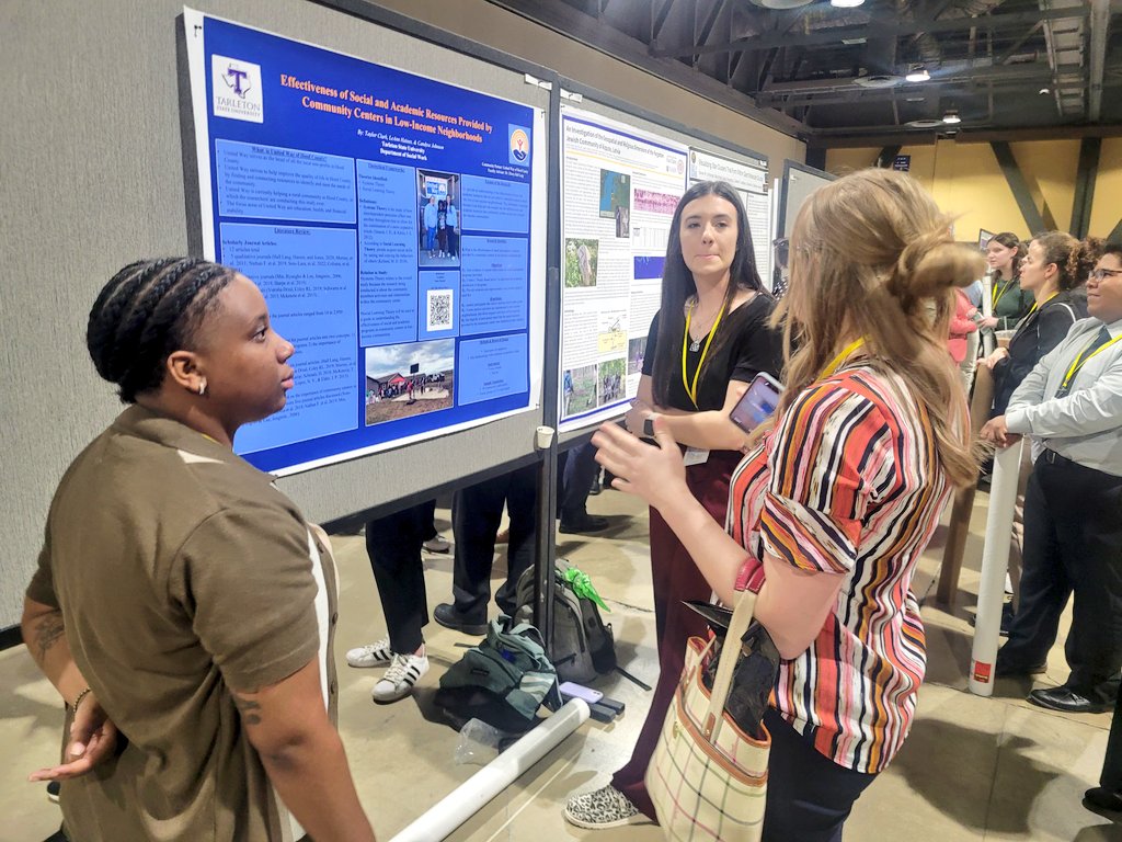 realsocialwork's tweet image. @TarletonState @TarletonSOCW BSW student first up with their @CURinAction NCUR poster presentation. Candyse and Taylor thanks for sharing your research at this national conference. #BleedPurple #ResearchIsFun #NCUR2024