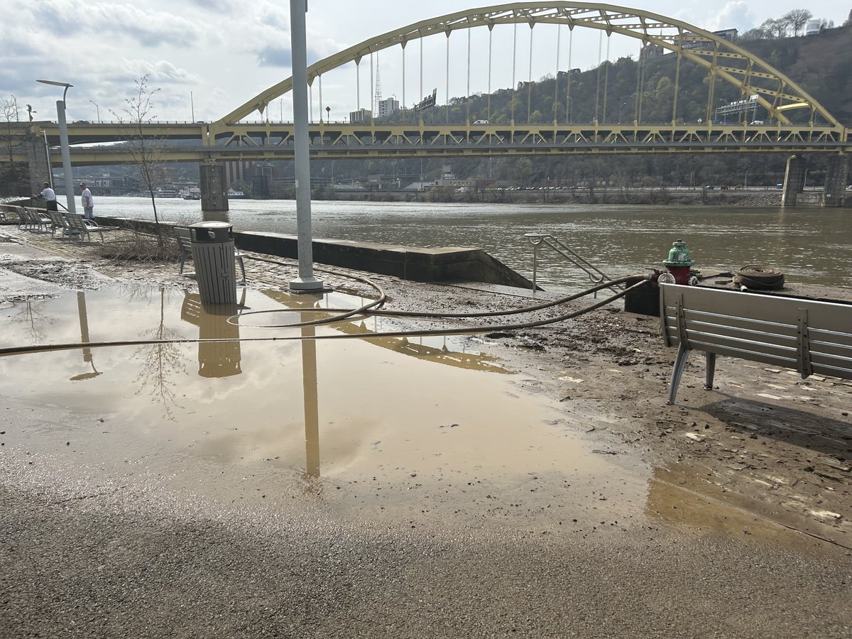 We recently visited the completed Monongahela Wharf Connector! The @DCNRnews project improves safety by widening the existing trail & adding barriers.

During our visit, @PaDCNRSec gave us & @PennDOTNews D-11 a tour of the flood cleanup in Point State Park.
#SWPA #workingtogether