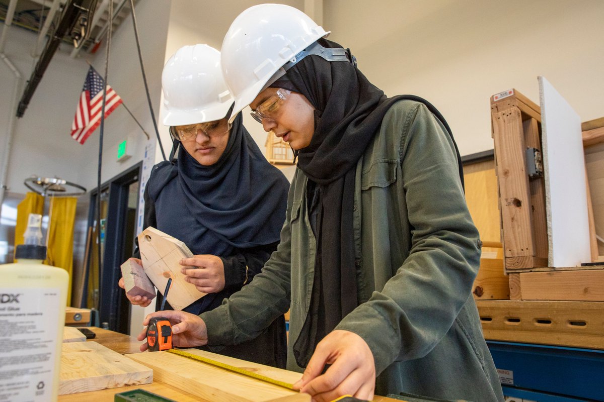 FWPS210's tweet photo. 🛠️ Scholars  completed their first week of the Pre-Apprenticeship Carpentry Exploration program at @federalwayhigh this Spring Break! Big thanks to the @@ClubInsider Girls and Boys Club YouthForce Program &amp; Northwest Carpenter’s Institute of Washington for making this happen! https://t.co/RcT6V7LIx4