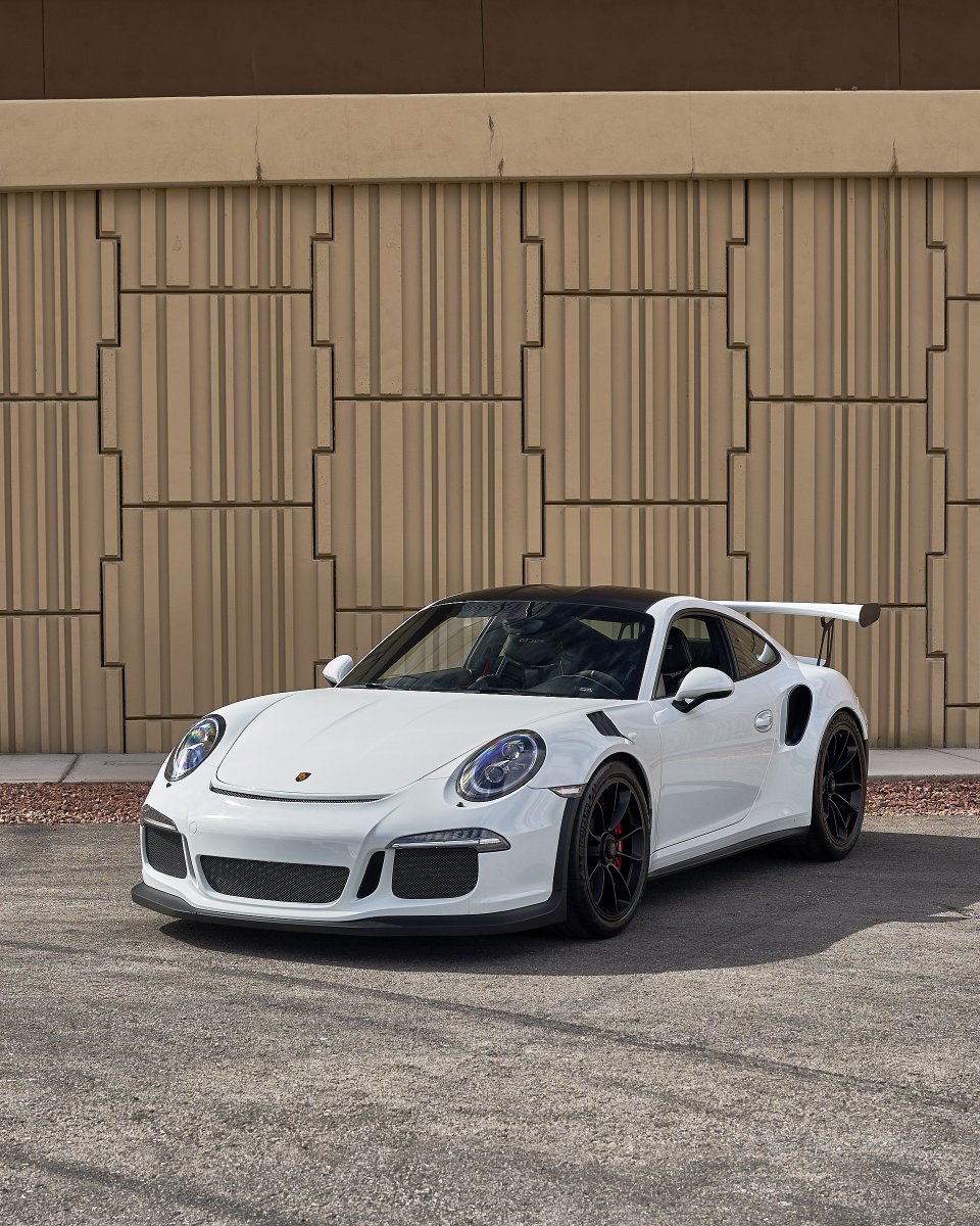 Porsche 911 GT3 RS 🤌

🚨AVAILABLE🚨
2016 Porsche 911 GT3 RS
White Exterior / Black Interior w/Carbon Bucket Seats
Only 9,484 Miles

Dm For Pricing!
~
💻: vegasautogallery.com
🛜: vegasautogalleryshop.com
📍: 3055 Palms Centre Drive/5600 West Sahara Avenue