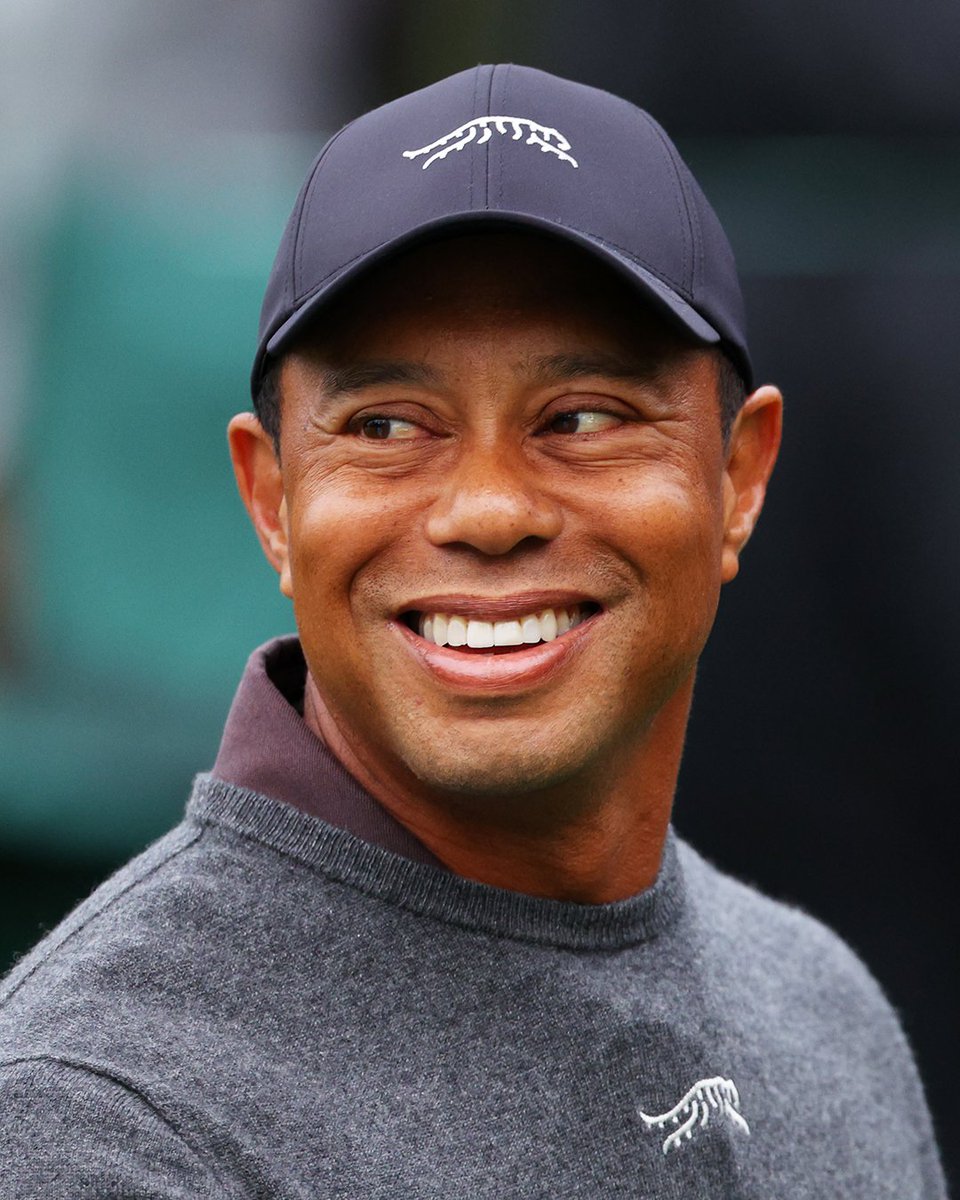 SUN DAY RED tweet media