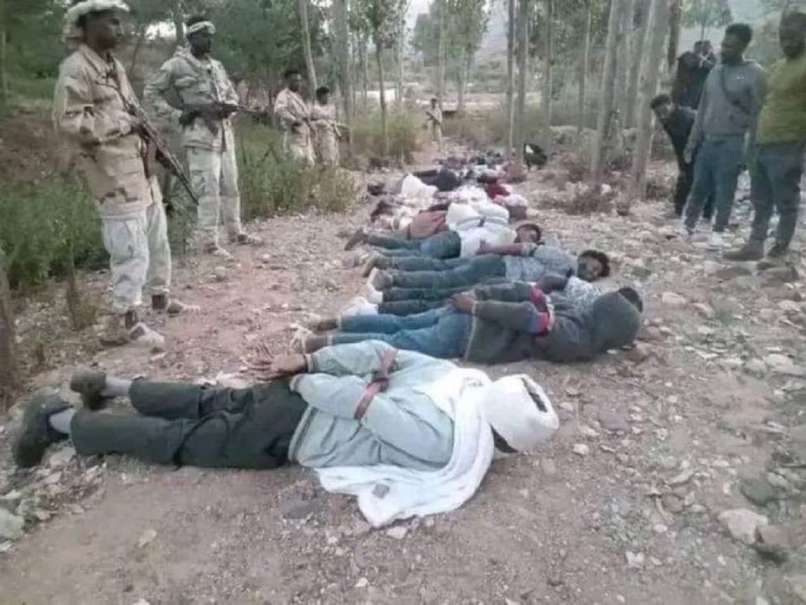 #AxumMassacre: Eritrean 🇪🇷troops fighting in Ethiopia’s Tigray state systematically killed hundreds of unarmed civilians in the northern city of Axum on 28-29 November 2020
#Tigraygenocide 

#EritreanOutOfTigray 

@UNGeneva @berry__of @IntlCrimCourt @UN_HRC @IntlCrimCourt