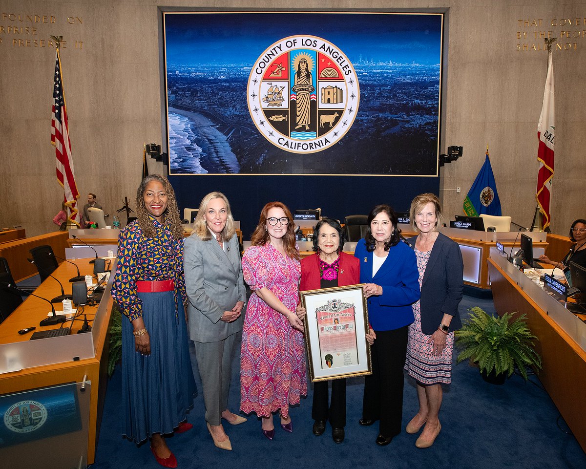 It was an honor to welcome labor and civil rights icon Dolores Huerta in our board room today. In celebration of her 94th birthday, @LACountyBOS has proclaimed Dolores Huerta Day on April 10 in LA County. Thank you for your lifetime of activism and for continuing to inspire…