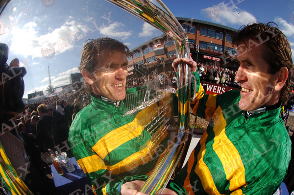 🐎 @Fairyhouse 9-April-2007 #fromthearchives #Memories #HealyRacing #OnThisDay #HorseRacing #17yearsold Powers Whiskey Irish Grand National of €250,000 'Butler's Cabin' O- JP McManus T- @JonjoONeill J- @AP_McCoy (c)healyracing.ie