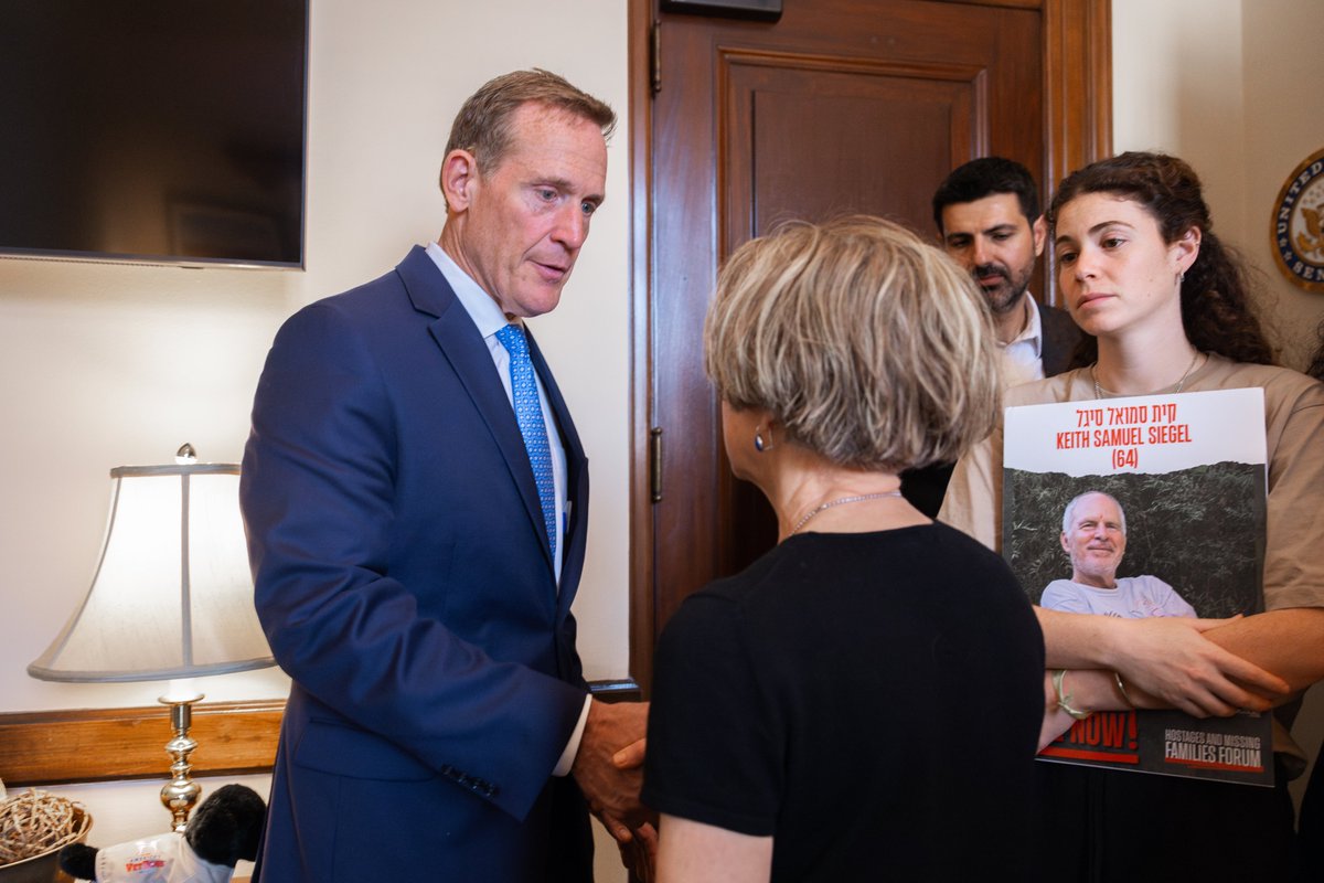 Today, @SenThomTillis and I visited with families of hostages being held by Hamas terrorists in Gaza, including Lucy Siegel, the sister of NC native Keith Siegel. We will continue working as hard as we can to secure the freedom of all Americans held by Hamas terrorists.…