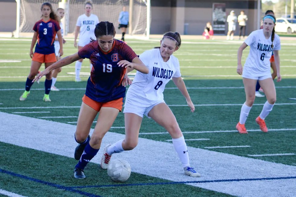 VYPE HOU Public School Girls ⚽️ POY Fan Poll Presented By @FreddysUSA! Vote until 11:59pm Tues, Apr. 16th! Nominees @emmammerritt @BriannaCarriga1 @wagoner_towsen @AddieZebold @SoSpence71 @elliekate_07 @gabbymccuistion @reichlogan2 AND MORE VOTE:vype.com/Texas/Houston/…