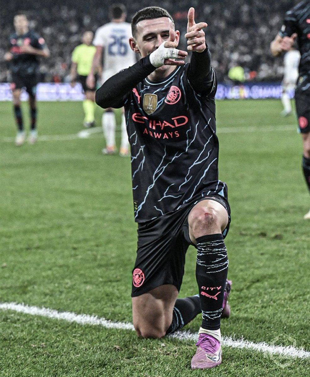 GutismoRM's tweet photo. Lo de Phil Foden es cosa seria:

- No baila
- No provoca
- Hace golazos
- No te acusa de racismo
- Enmudeció a nuestro Bernabéu techado

Esto es lo que pasa cuando un jugador se dedica a jugar al fútbol, nuestro Vini debería aprender un poco de él... https://t.co/kLgn6O7skO
