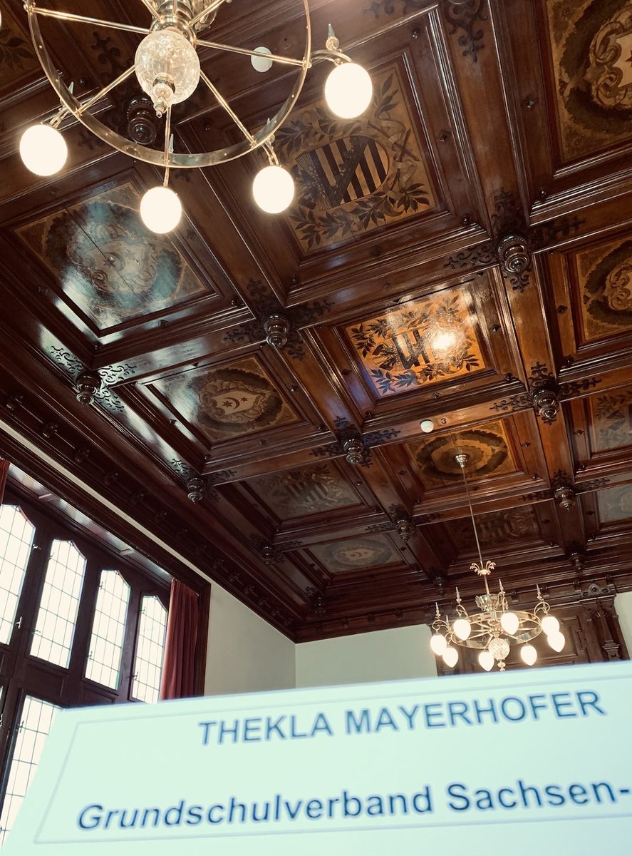 Kinderrechte im Fokus - wir sind Mitglied &amp; damit im wertvollen Austausch des #KidS (Netzwerk zur Umsetzung der UN-Kinderrechtskonvention in der Stadt Halle (Saale)). Gestern haben wir im ehrwürdigen Wappensaal getagt &amp; geplant zB den #Weltspieltag am 28. Mai mit tollen Aktionen.